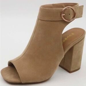 NWOT - Tan Block Heel Peep-Toe Sandals